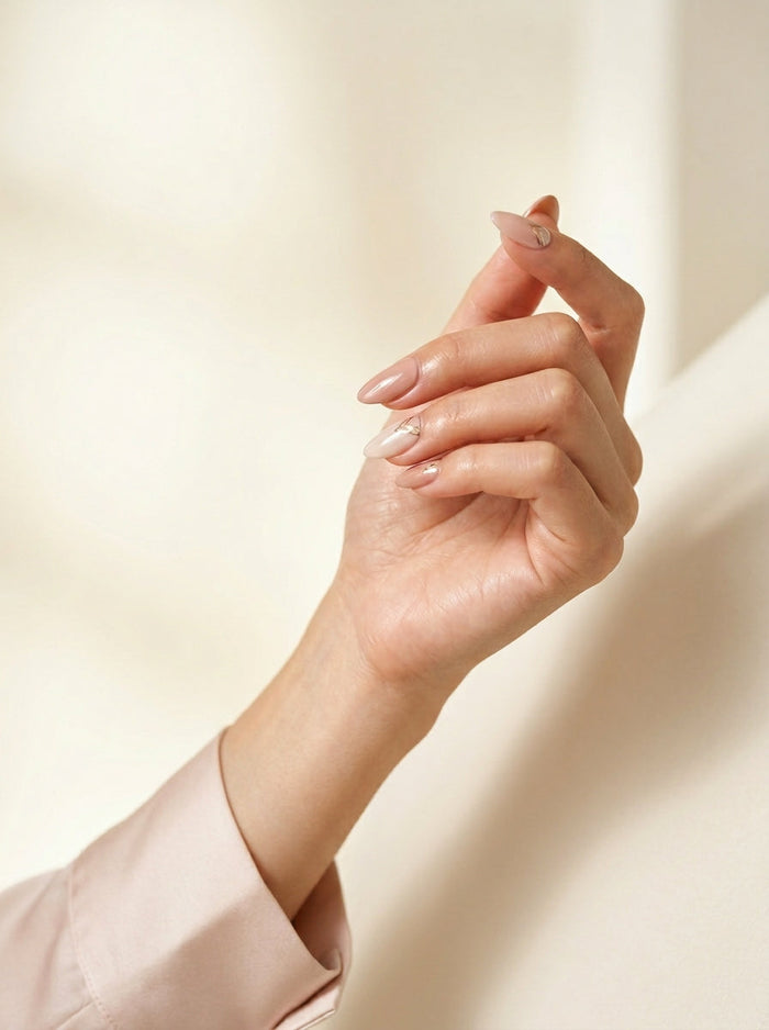Vernis autocollant sans UV : le guide complet pour une manucure sans lampe