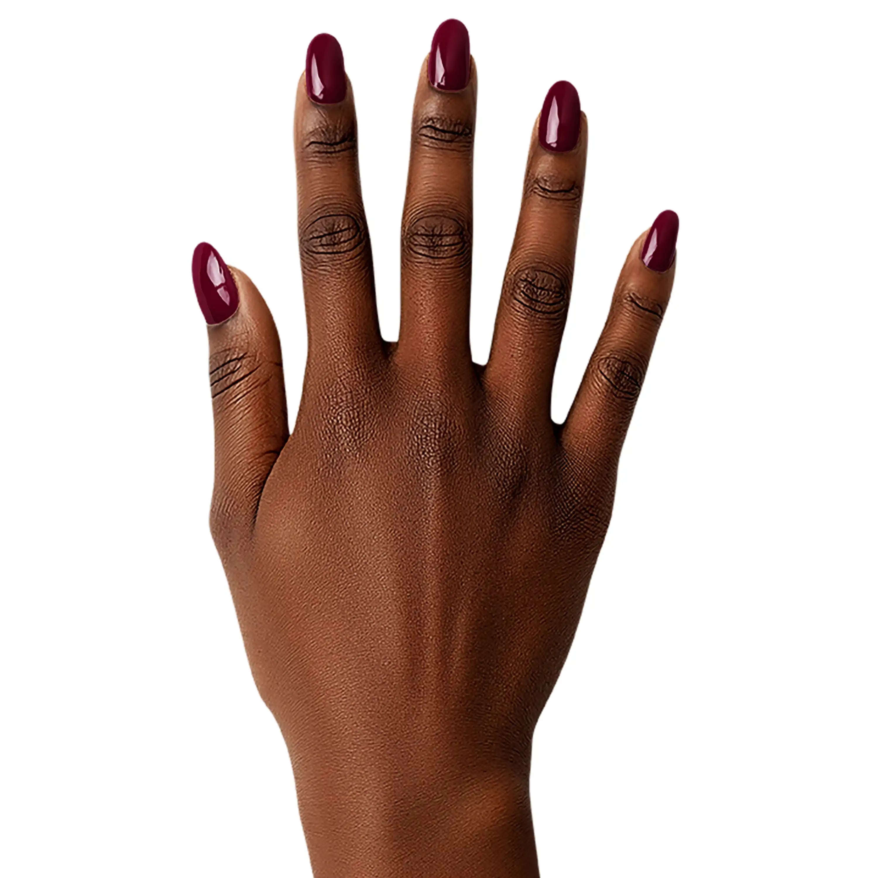 Gel Wraps Glamisu Bordeaux Impérial N°209 – bordeaux profond brillant sur main foncée, fond blanc