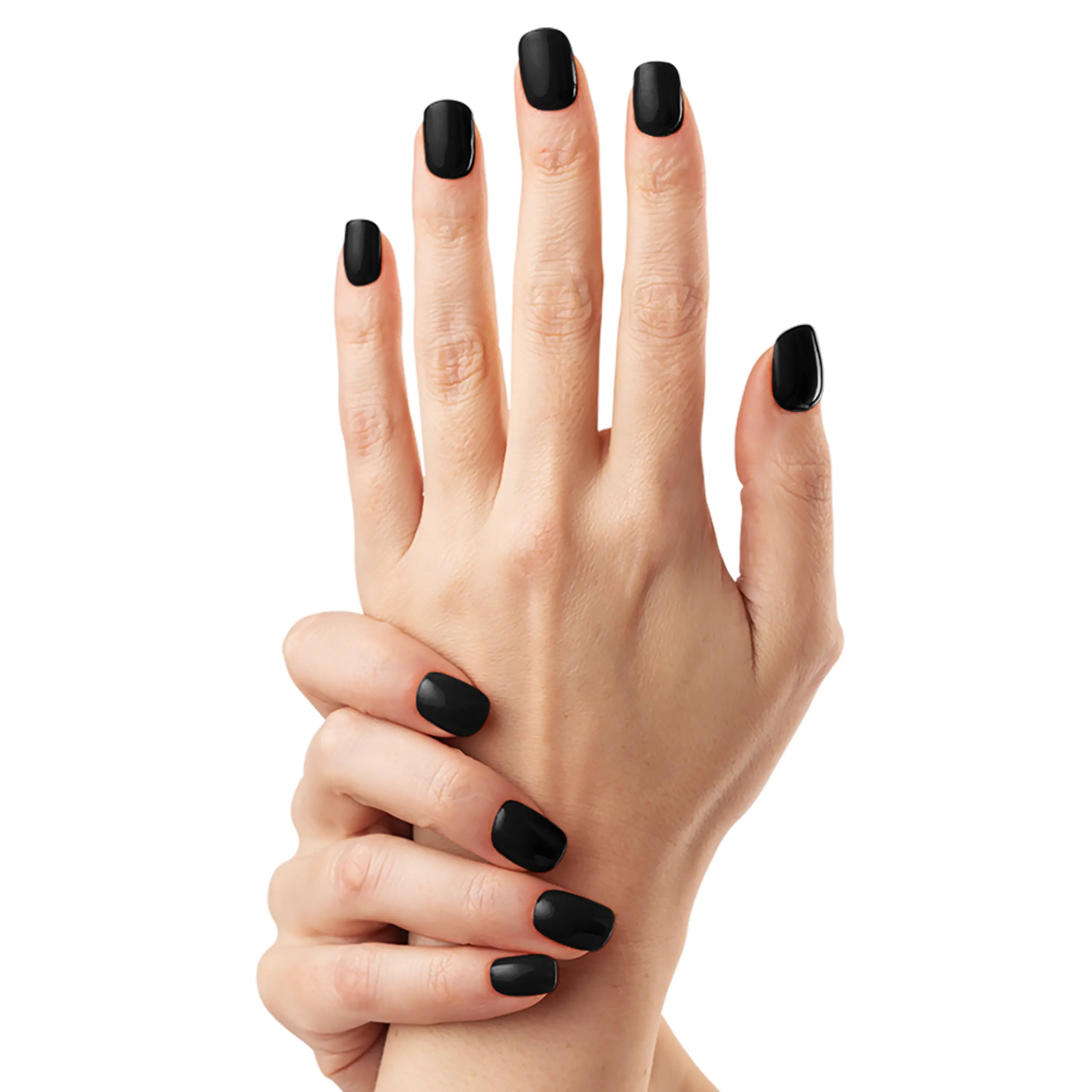 Noir Laqué N°002 : gel wraps noir profond et brillant sur main claire, pose poignet, finition lisse et glossy